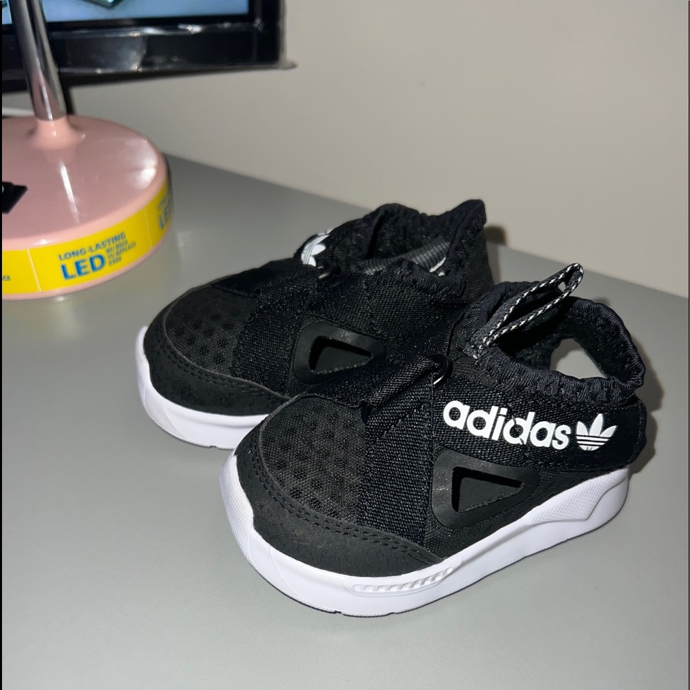 Toddler Boys Addias Sandals Size 5